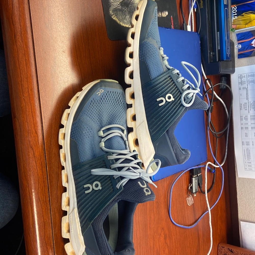 On cloud size 10 men. Still has lot of wear in them.